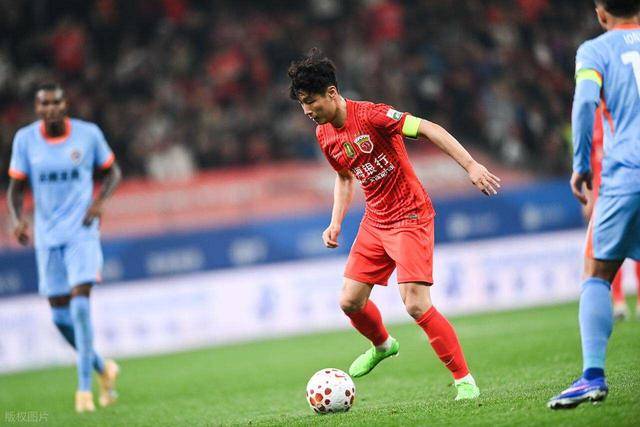 武磊没油了？替补登场错失单刀+空门，球迷却直言错怪他了