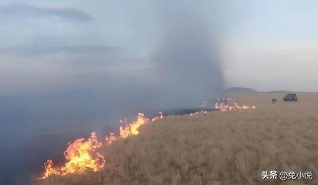1.1公里火线压境！150人扛183台机器死战，内蒙古截击跨国野火